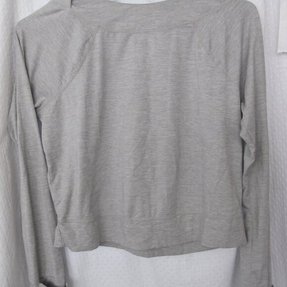 Asics Long Sleeve Top with Thumb Holes and Hand Cover Cuffs - Picture 8 of 11